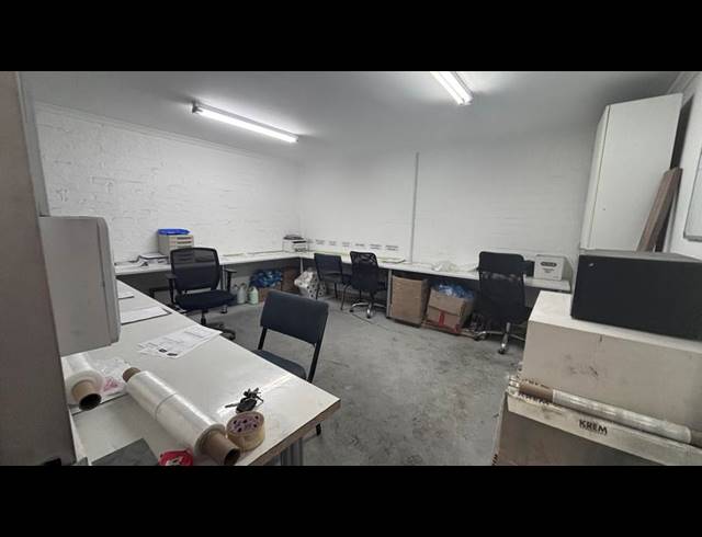 INDUSTRIAL PROPERTY TO RENT IN PAARDEN EILAND